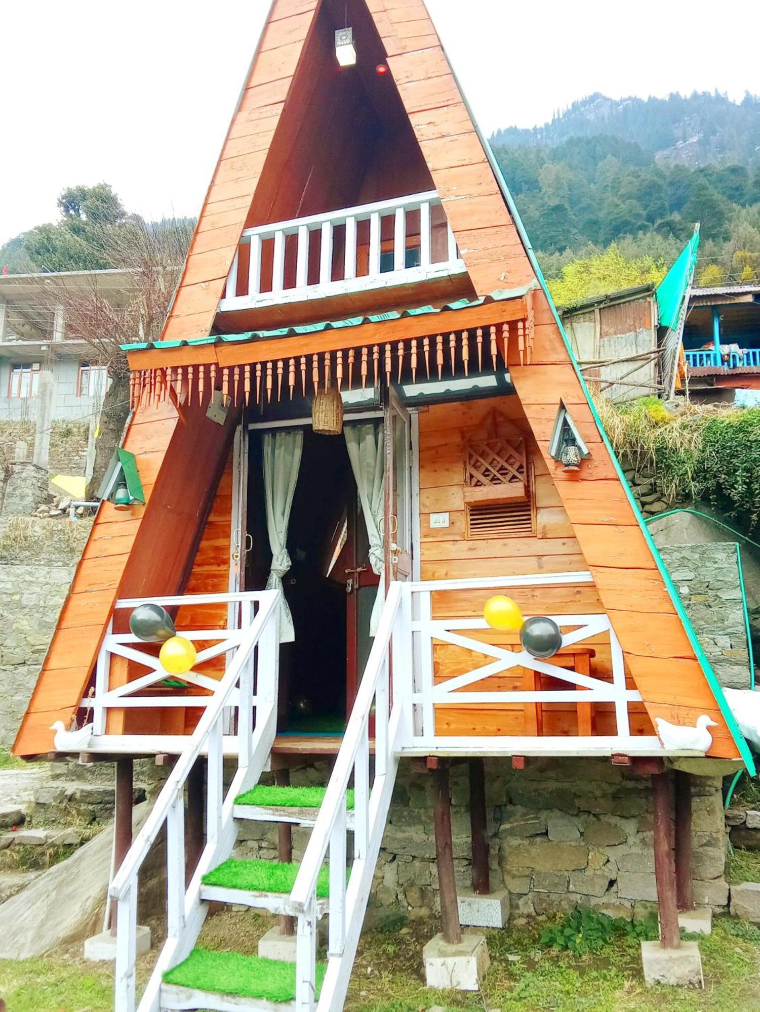 Luxury tent Kaira Huts *